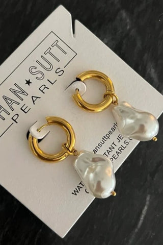 CHANSUTTPEARLS: Misty Earrings