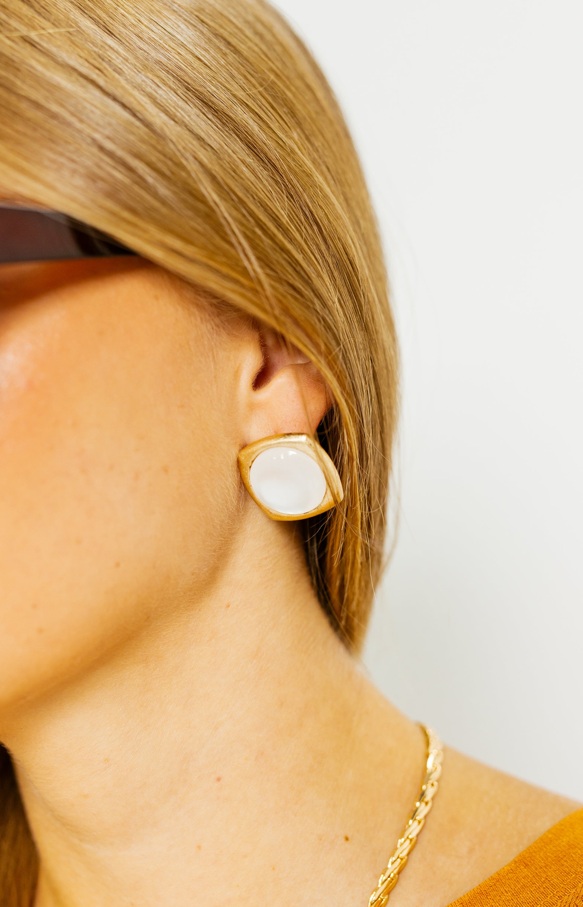 Spot Light Stud, GOLD/WHITE