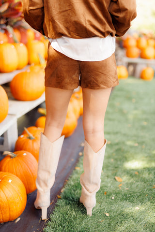 Z SUPPLY: Ivory Suede Short