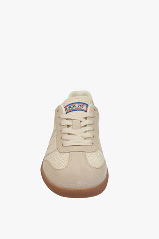 Back 70: Iuta Sneaker