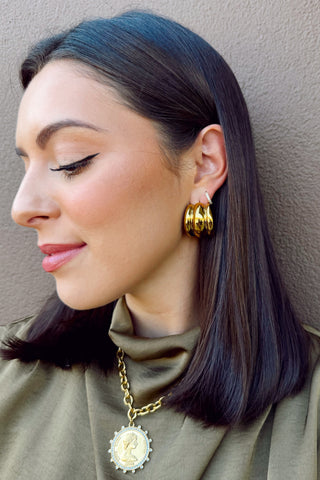 CHANSUTTPEARLS: Bella Hoops
