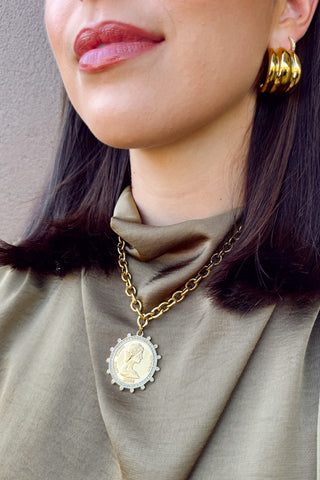 CHANSUTTPEARLS: Small Coin Necklace