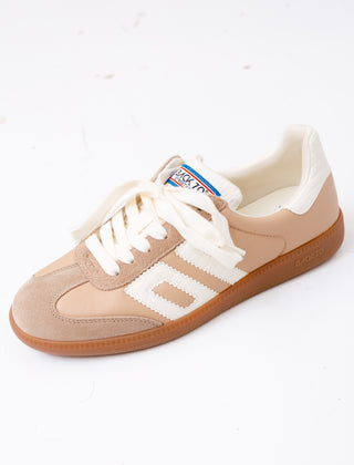BACK 70 Beige sneaker with white laces and sole on a light beige background