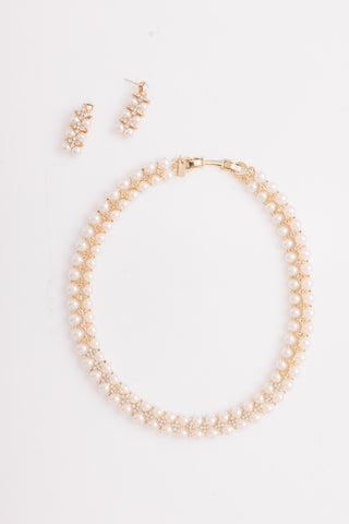 SHORT PEARL NECKLACE
