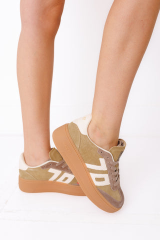 BACK 70: XXL SNEAKER