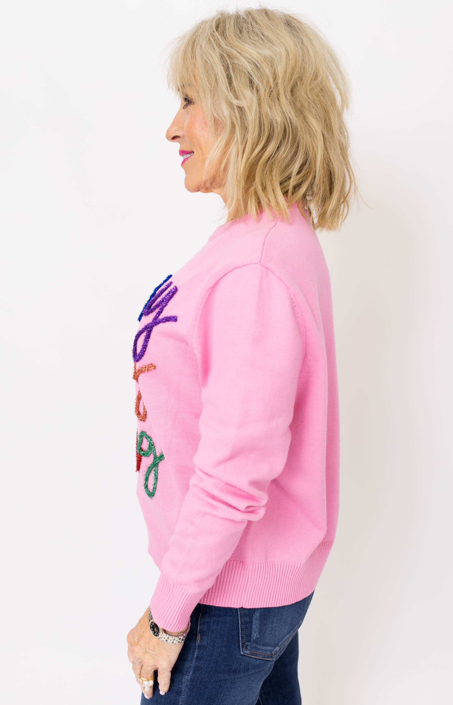 https://www.herringstonesboutique.com/products/merry-everything-glitter-script-sweater-pink