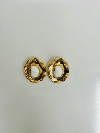 Luna Oyster Earring