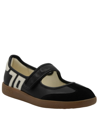 BACK70: Aya Sneakers