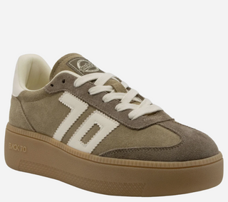 BACK 70: XXL SNEAKER